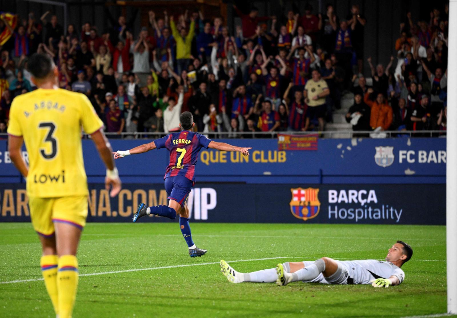 Ferran Torres celebra el primero de sus dos goles al Getafe.