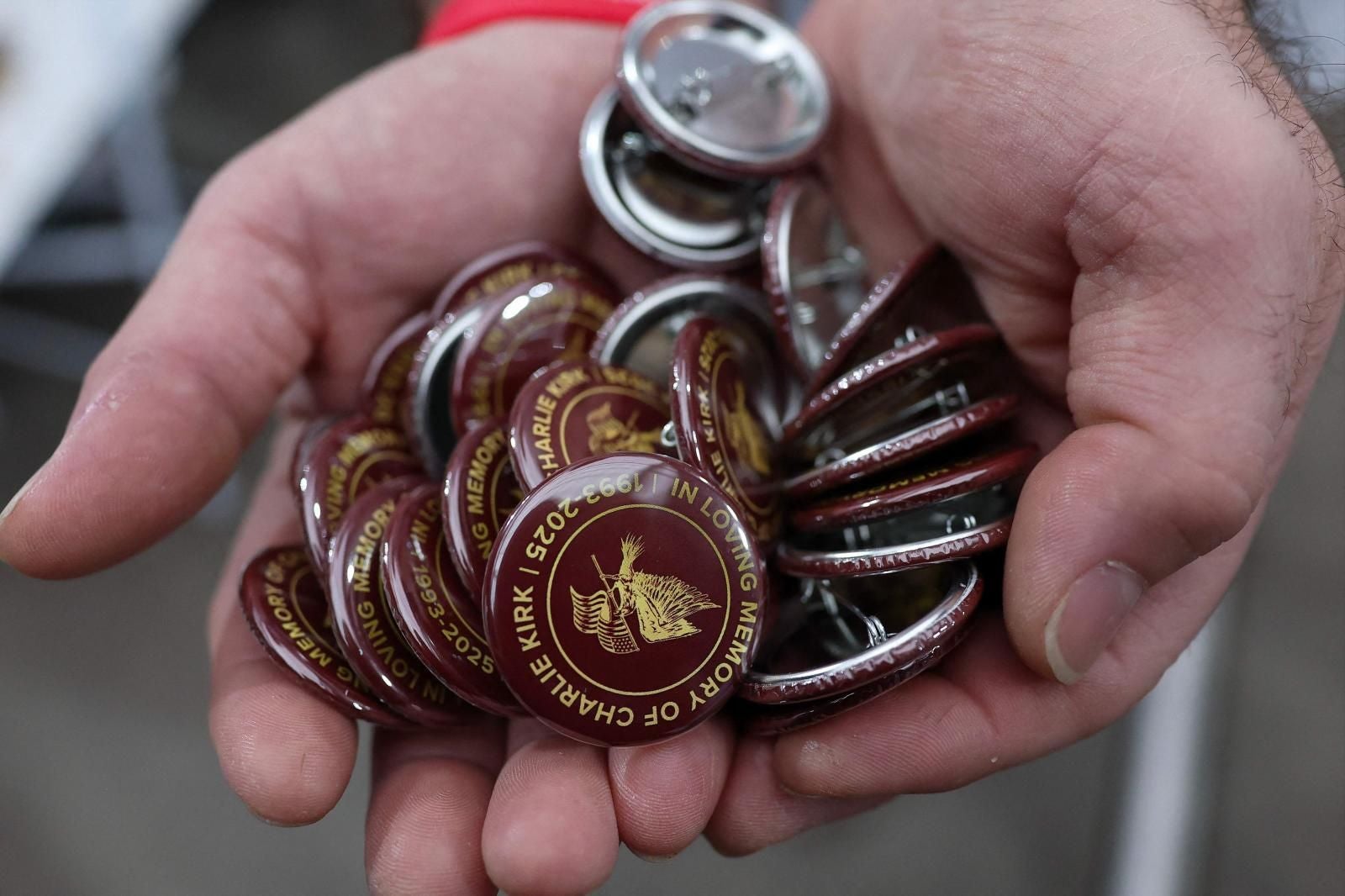 Multitudinario funeral por Charlie Kirk