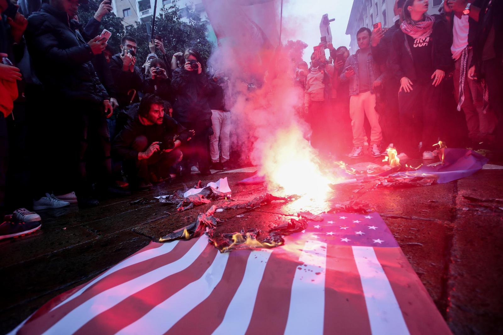 Miles de italianos toman las calles de varias ciudades en solidaridad con Gaza