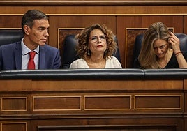 Pedro Sánchez junto a María Jesús Montero y Sara Aagesen en la sesión de control al Gobierno en el Congreso del pasado miércoles.
