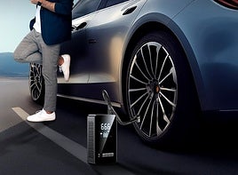 Evita sustos en tus viajes y hazte con este inflador de ruedas de coche: eléctrico, compacto y multifunción