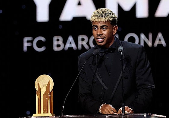 Lamine, tras recibir el Trofeo Kopa 2025.