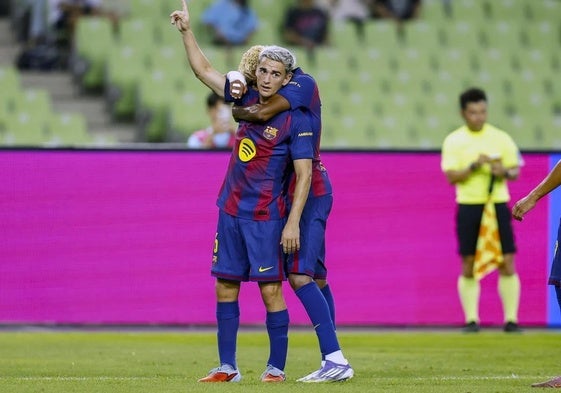 Gavi celebra junto a Lamine Yamal uno de sus dos goles en pretemporada.