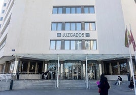 Juzgados de la Plaza de Castilla donde se dilucidará el caso de la herencia millonaria de un empresario leonés, padre biológico de un demandante guipuzcoano.