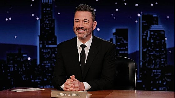 Trump amenaza con demandar a la cadena ABC por reponer el programa de Kimmel