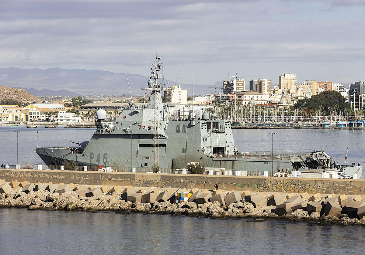 El Buque de Acción Marítima (BAM) Furor atracado este viernes en el puerto de Cartagena.