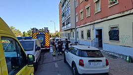 Incendio en una vivienda de la avenida Santa Marina.