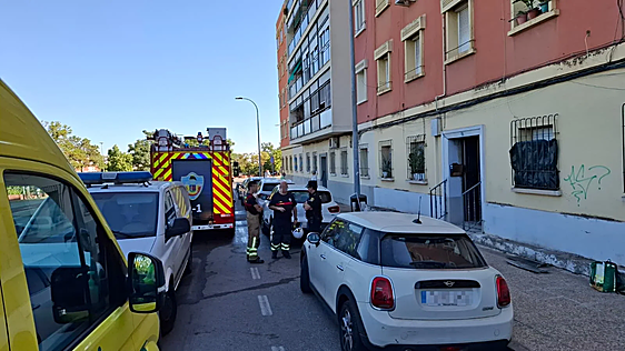Incendio en una vivienda de la avenida Santa Marina.