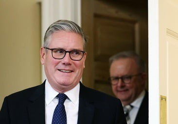 Starmer promueve la creación de un carné digital para acabar con la inmigración ilegal