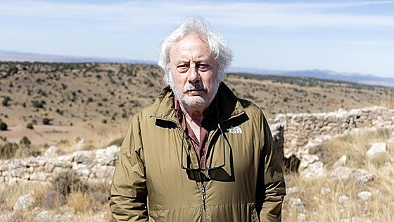 Julio Llamazares: «Las heridas morales de la Guerra Civil no han cicatrizado»