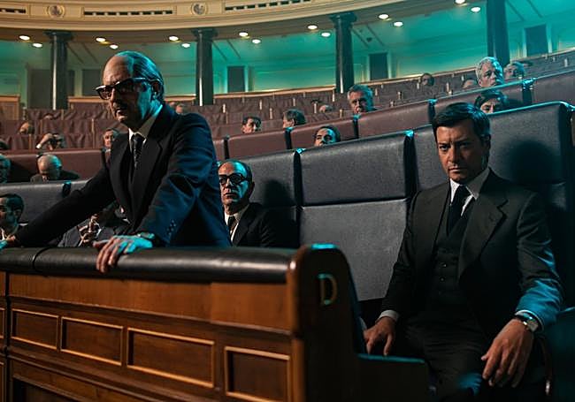 Manolo Solo como Manuel Gutiérrez Mellado y Álvaro Morte es Adolfo Suárez.