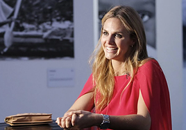 Genoveva Casanova pone tierra de por medio antes de la boda de su exmarido, Cayetano Martínez de Irujo