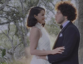 Selena Gómez y Benny Blanco se dan el sí quiero en una romántica boda en California