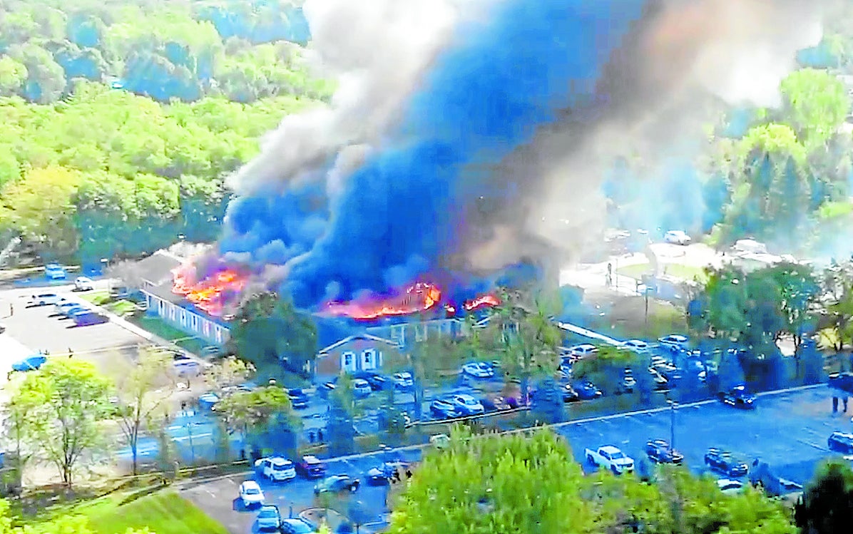 La iglesia acabó siendo pasto del fuego.