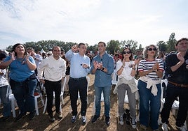 El presidente del PNV, Aitor Esteban y el Lehendakari vasco, Imanol Pradales