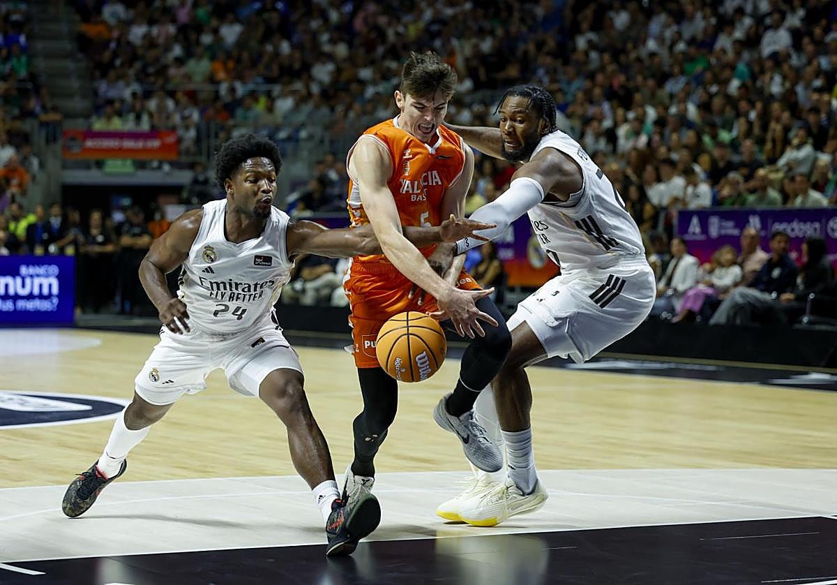 El Valencia presenta su candidatura a todo y evita que Scariolo se estrene con título