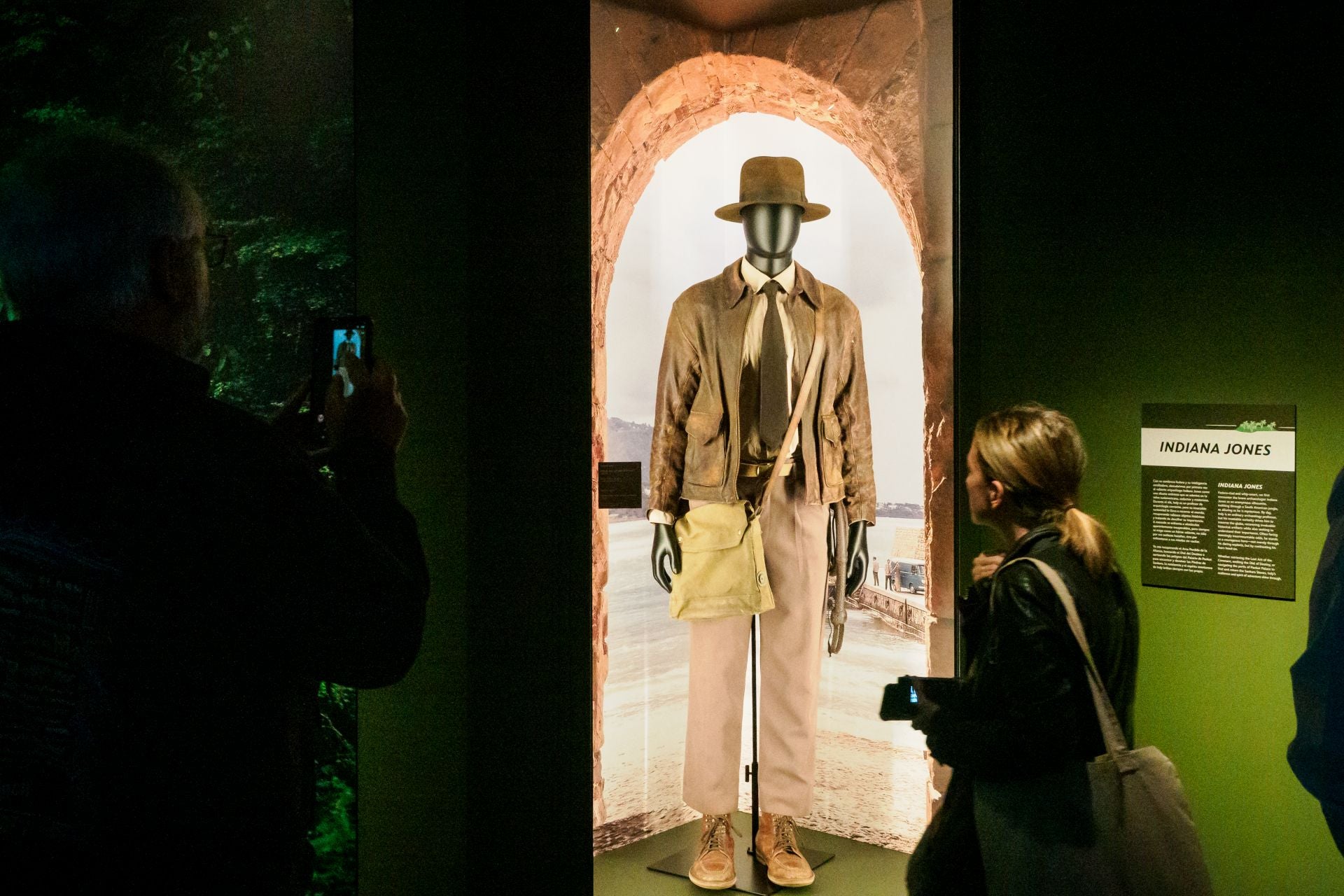 Este es el atuendo que lució Harrison Ford en 'Indiana Jones y el dial del destino'.