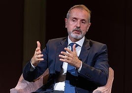 El presidente de Telefónica, Marc Murtra, interviene en Desayunos del Ateneo.