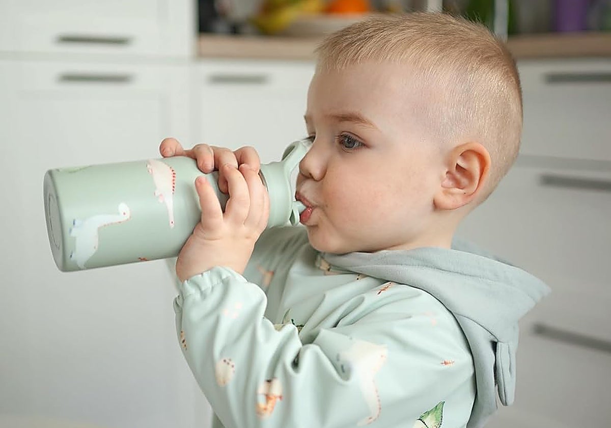 Las mejores cantimploras infantiles de acero inoxidable para el cole y las excursiones