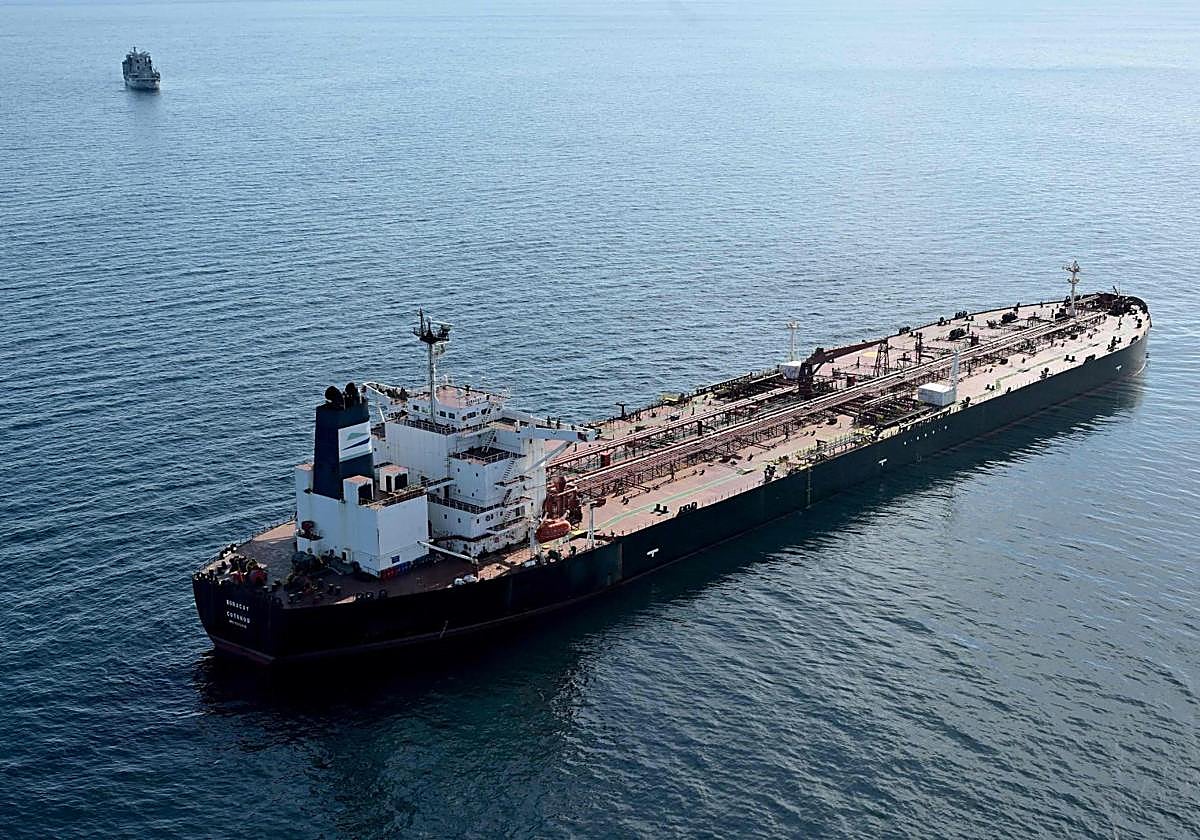 El petrolero de la 'flota fantasma' rusa cuyo comandante será procesado en Francia.