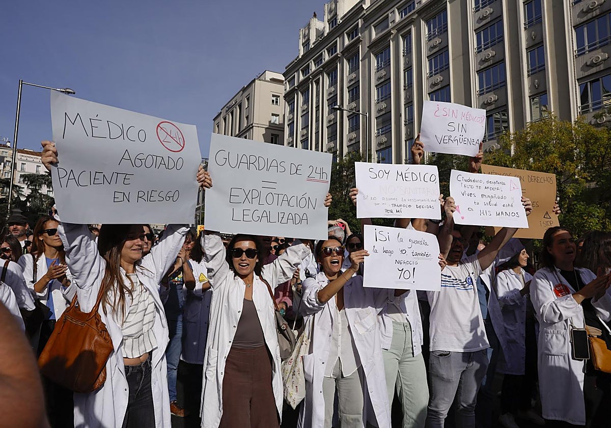 Protesta de los médicos este viernes en Madrid.