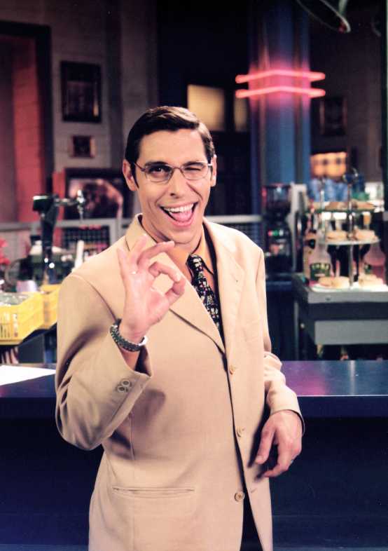 Javier Manrique, como Jacinto Durante.