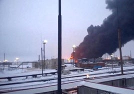Imagen de un ataque ucraniano contra una refinería rusa en la región de Riazán.