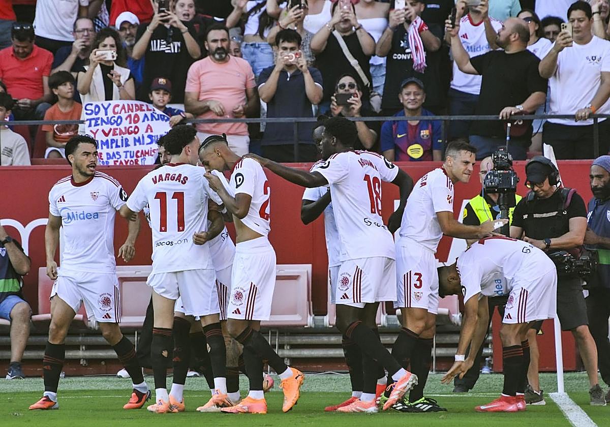 Así hemos narrado la goleada del Sevilla al Barcelona