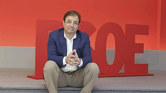 Fernández Vara, de delfín de Ibarra a hombre de Estado: 30 años de gestión pública