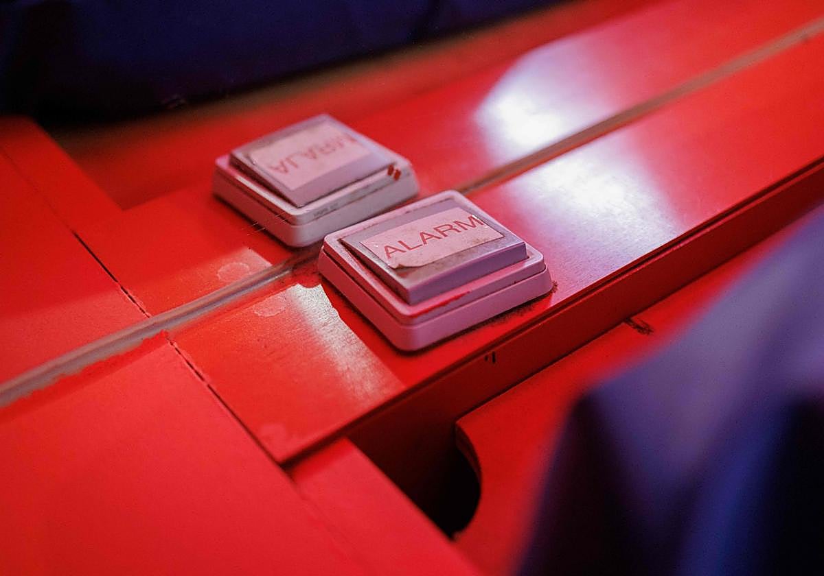 Un botón de alarma.