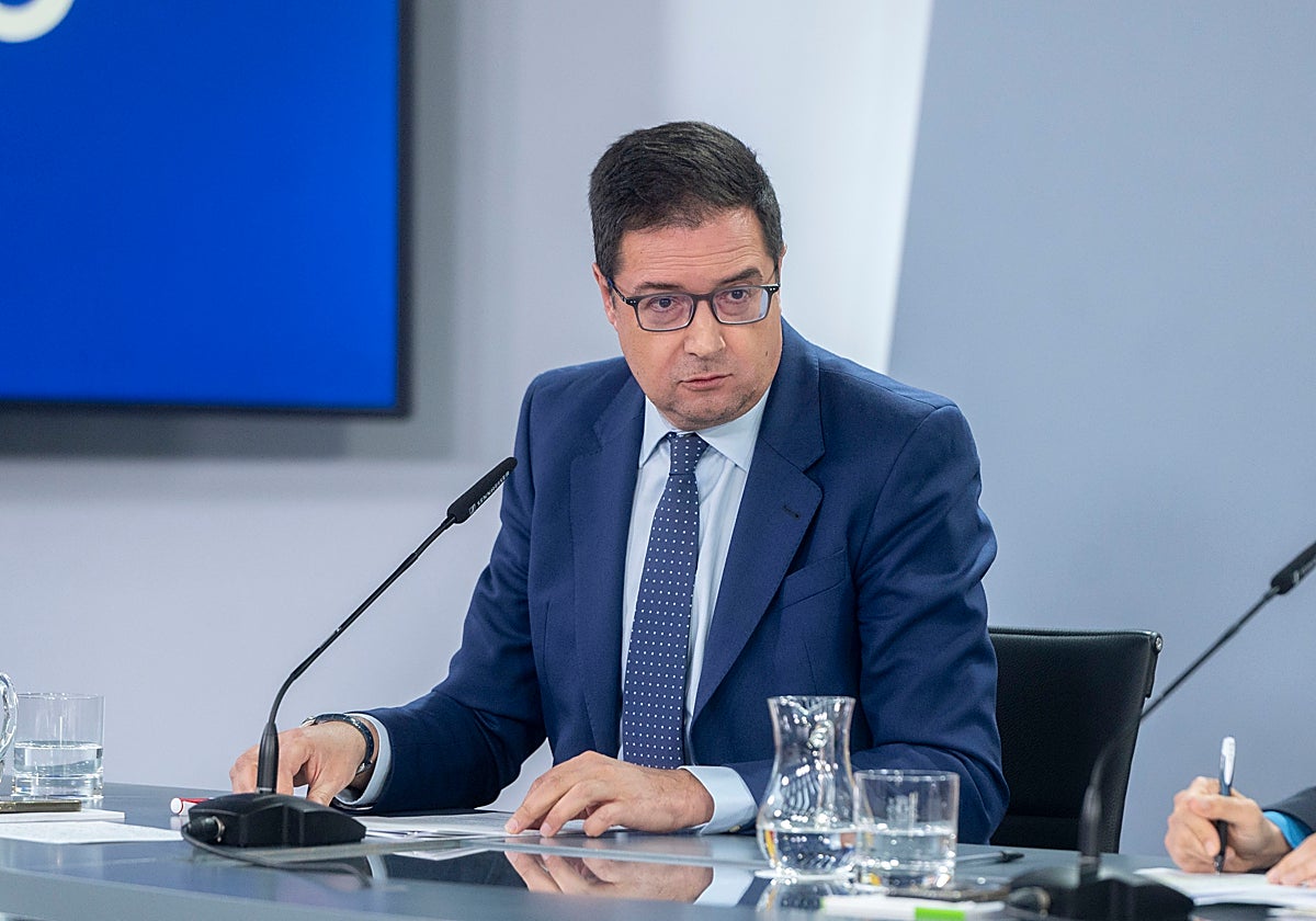 El ministro para la Función Pública, Óscar López, este martes en una comparecencia posterior al Consejo de Ministros en la Moncloa.