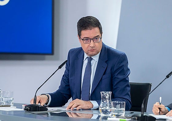 El ministro para la Función Pública, Óscar López, este martes en una comparecencia posterior al Consejo de Ministros en la Moncloa.