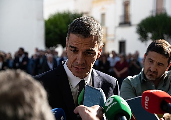 Sánchez a su llegada el lunes al funeral del expresidente de la Junta de Extremadura, Guillermo Fernández Vara.