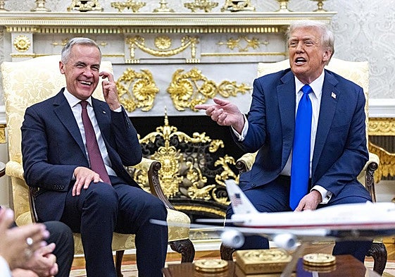 Donald Trump y Mark Carney, reunidos en el Despacho Oval.