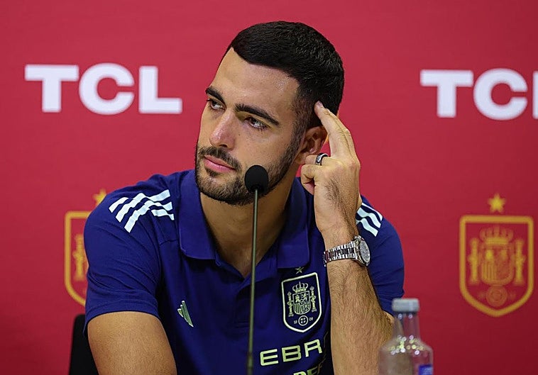 Mikel Merino, en la Ciudad del Fútbol de Las Rozas.