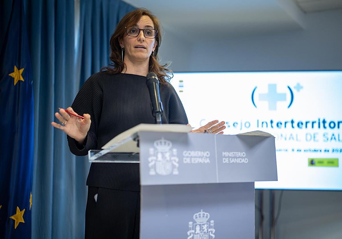 La ministra de Sanidad, Mónica García.