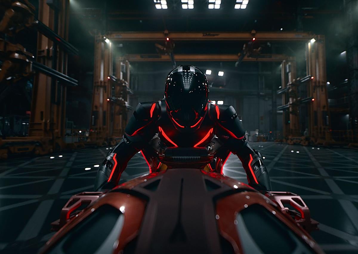 Imagen secundaria 1 - Tres fotogramas de la ficción.