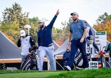 Jon Rahm y Shane Lowry durante el recorrido en Madrid.