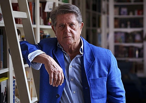 Federico Trillo, en la biblioteca de su domicilio en Madrid.