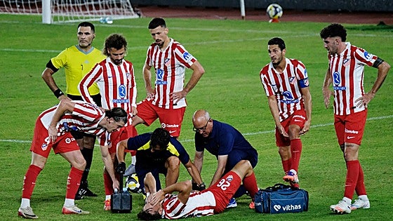 Kostis tiene roto el cruzado anterior de su rodilla izquierda