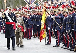 Felipe VI pasa revista.