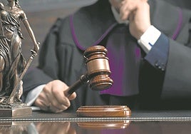 Ganar una plaza de juez significa un auténtico «ascensor social».