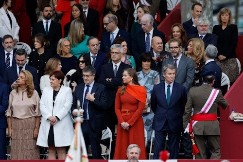 La tribuna de las autoridades, donde se encuentra el líder de la oposición, Alberto Núñez Feijóo.