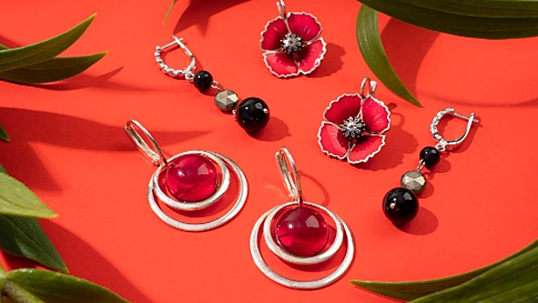 Encuentra los pendientes perfectos para regalar y brillar