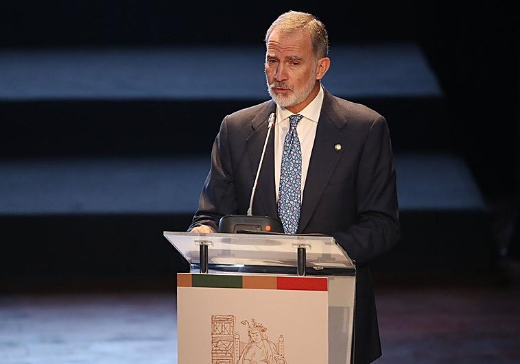 El rey Felipe VI habla durante la ceremonia de inauguración del X Congreso Internacional de la Lengua este miércoles, en Arequipa (Perú).