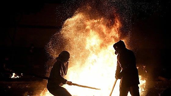 Un muerto y cien heridos en las protestas contra el Gobierno de Perú