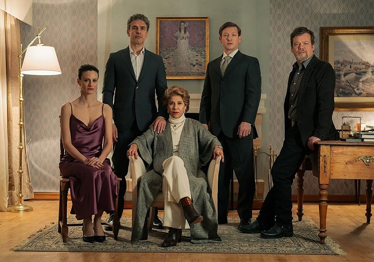 Los protagonistas de 'Las maldiciones'.