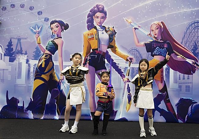 Niñas en un parque temático en Corea dedicado a la película..
