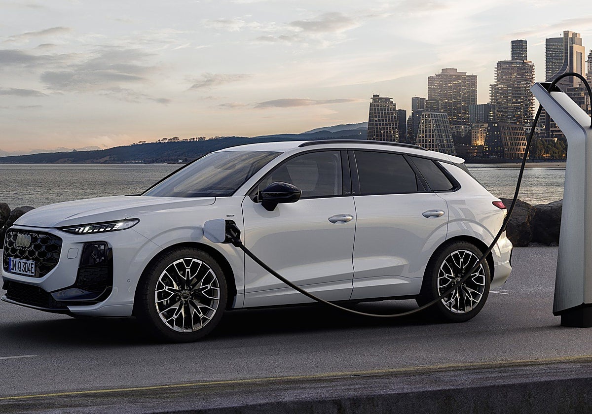 The use of cars for city travel has dropped by eight points compared to 2024.