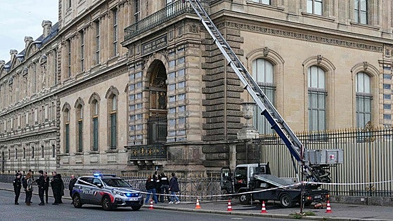 Así fue el espectacular robo de las joyas de la corona francesa en el Louvre